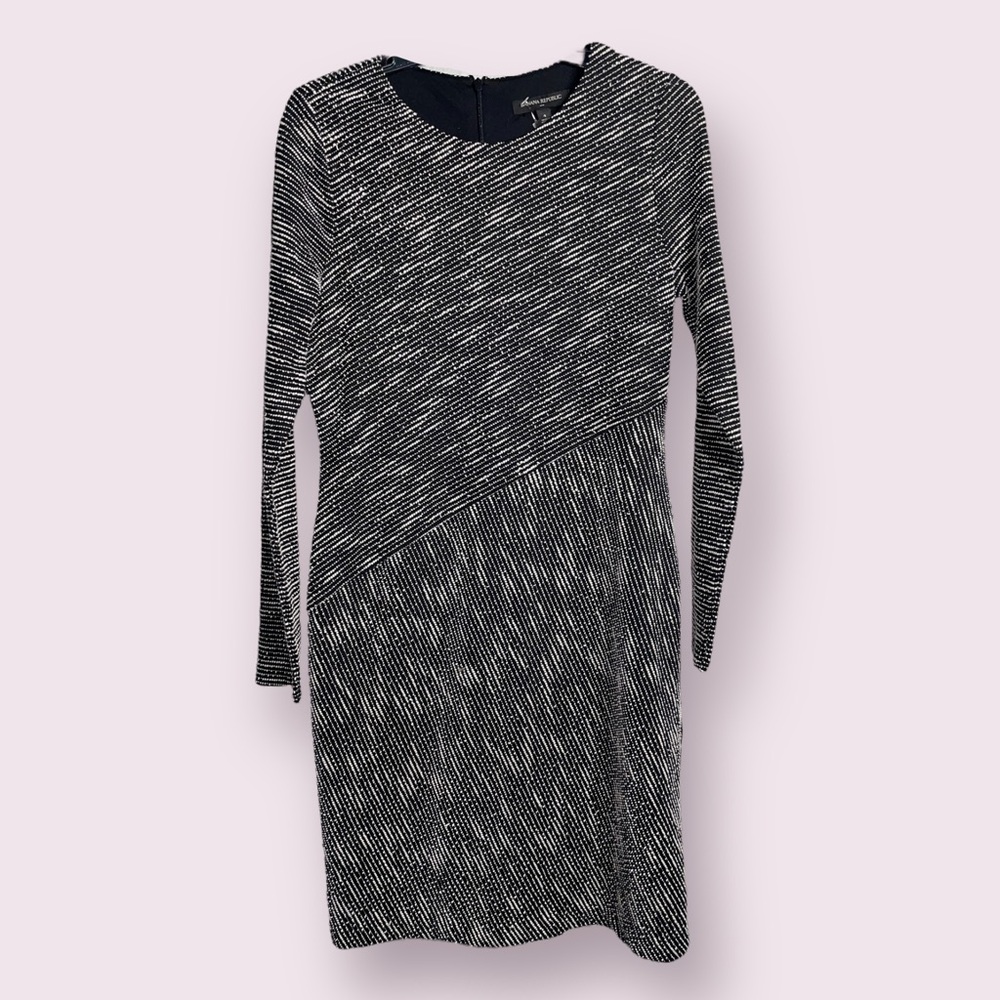 Banana Republic White / Black Long Sleeve Fitted Dress
